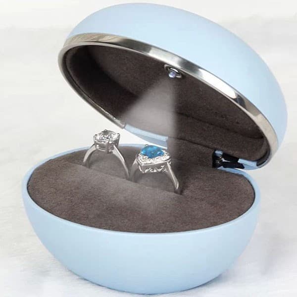 latest design round metal luxury ring box with led light